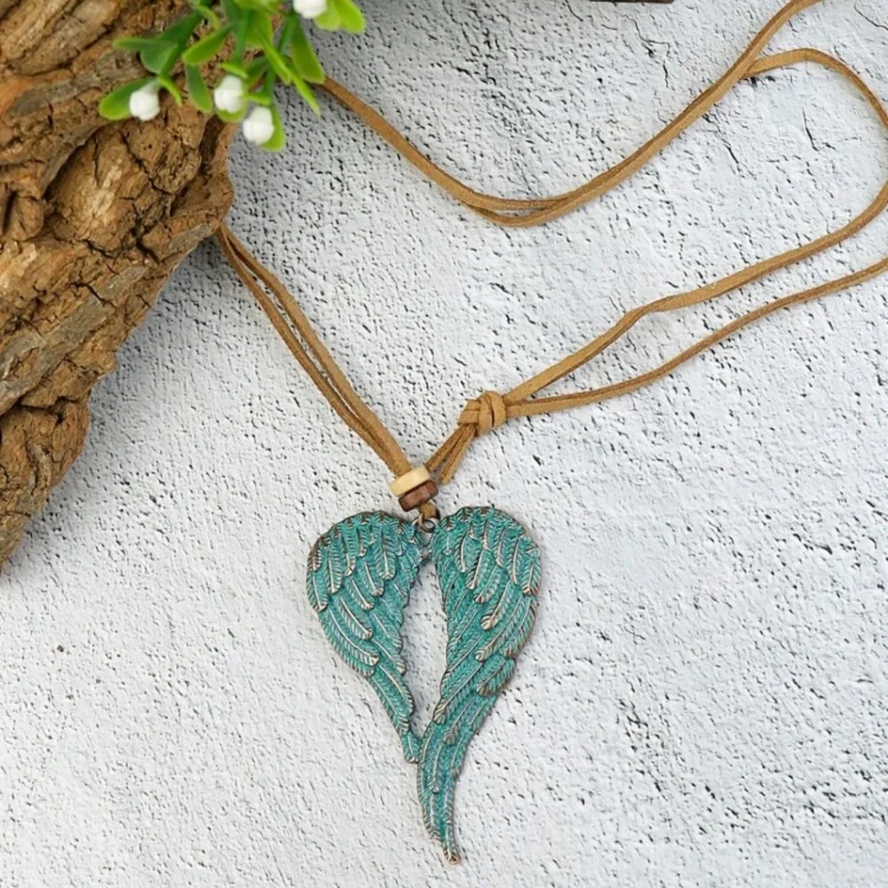 Necklace Angel Wings Heart Charm on Suede Strap - Picture 2 of 11